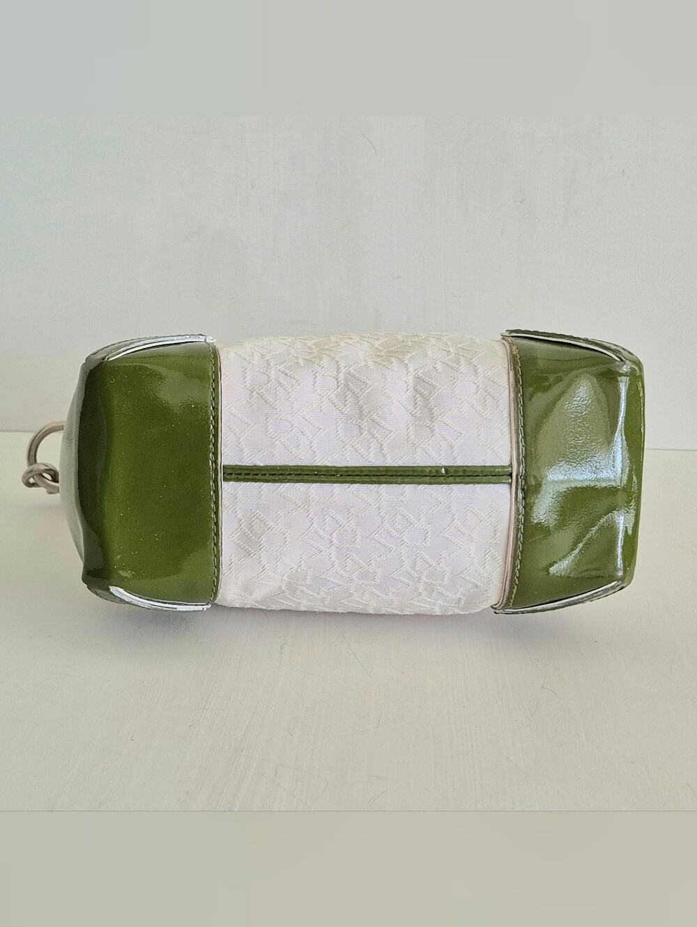 DKNY White Jacquard Canvas and Avocado Green Patent Leatger Mediun Hobo Bag - Picture 8 of 12
